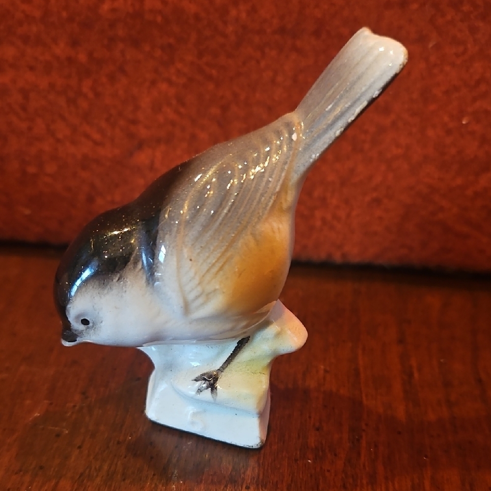 Vintage Ceramic Bird Figurine Japan.